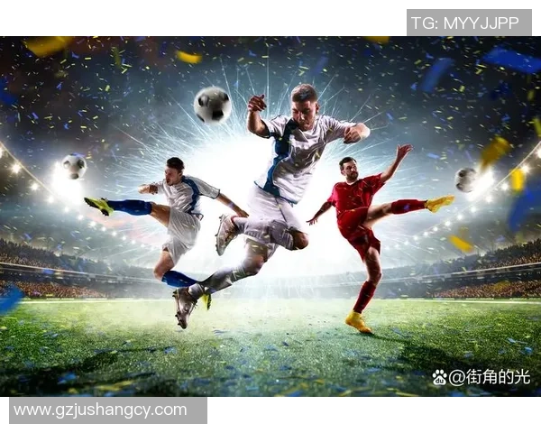 黑白画风下的足球传奇 球星与赛场的艺术碰撞